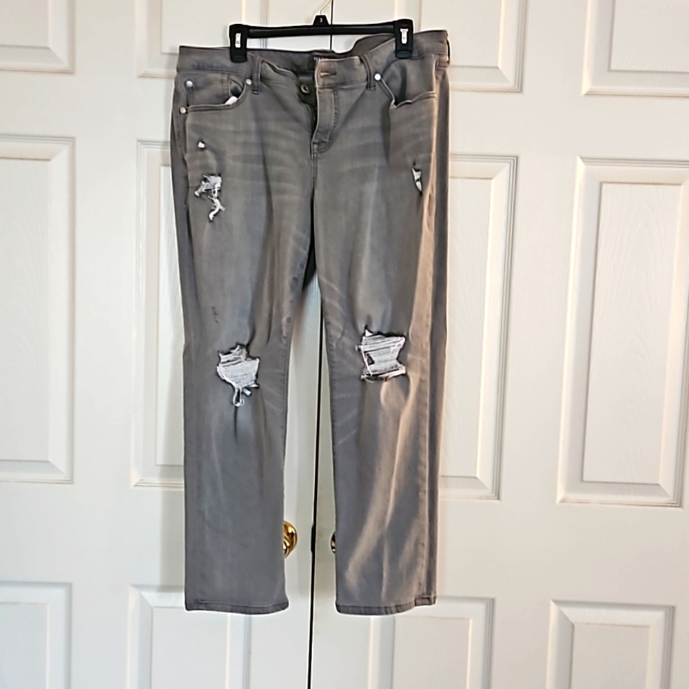 Grey boyfriend jeans
